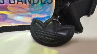 Bolso Adidas bandolera iridiscente