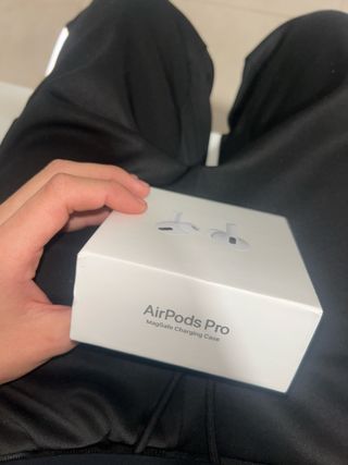 AirPods Pro Apple