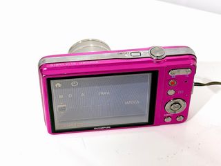 Cámara Olympus VG-130 Rosa 14MP HD Movie