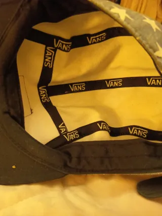 Gorra Vans Estrellas Gris y Negra