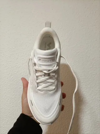 T39 Nike Vomero Plus Blancas