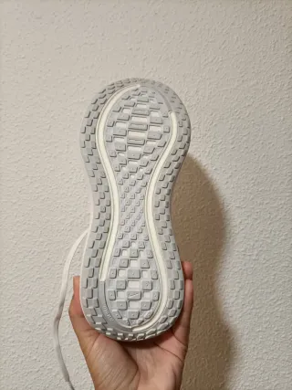 T39 Nike Vomero Plus Blancas