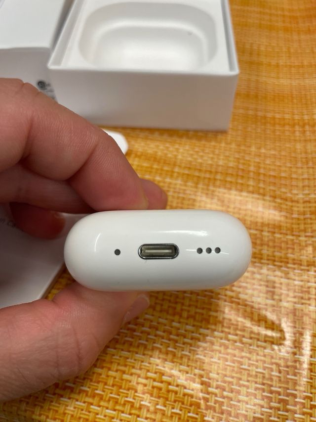 Cuffie Bluetooth Apple Bianche