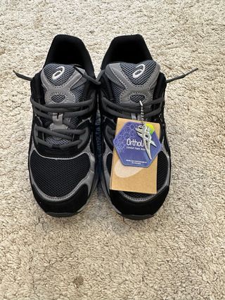 Asics Gel  negras y grises