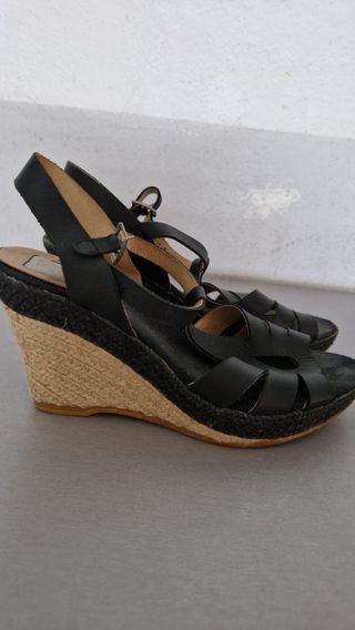 Sandalias cuña esparto negras