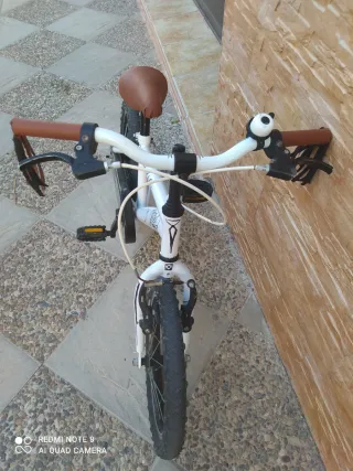Bicicleta infantil blanca
