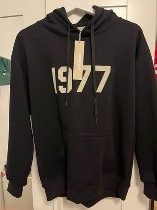 Sudadera ESSENTIALS 1977 Negra