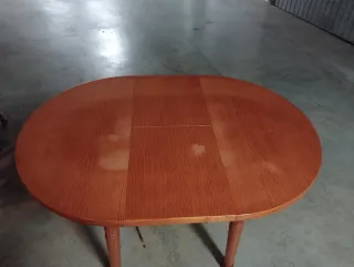 Mesa extensible redonda y 4 sillas