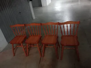 Mesa extensible redonda y 4 sillas