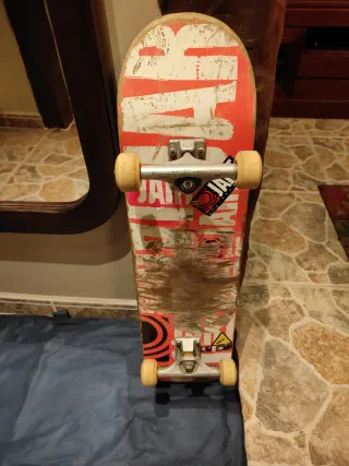 Skate Jart 8x32 monopatin