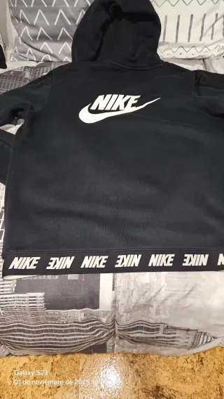 Sudadera Nike Negra con Cremallera