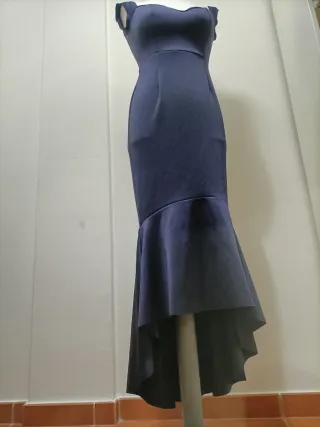 Vestido de fiesta azul con chal