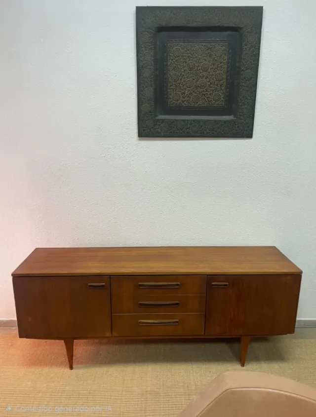 Aparador danes de madera marrón