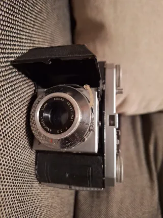 Cámara Kodak Retinette Plata y Negra