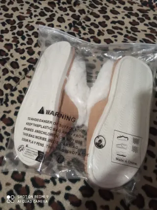 Pantofole scamosciate eleganti con pelliccia