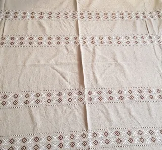 Conjunto mantel en Lino más 4 tapetes hechos a man