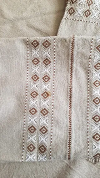 Conjunto mantel en Lino más 4 tapetes hechos a man