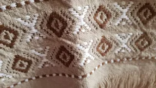 Conjunto mantel en Lino más 4 tapetes hechos a man