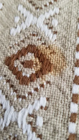 Conjunto mantel en Lino más 4 tapetes hechos a man