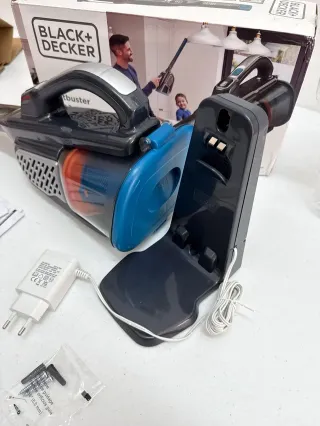 Aspiradora de mano Black+Decker Gen 11