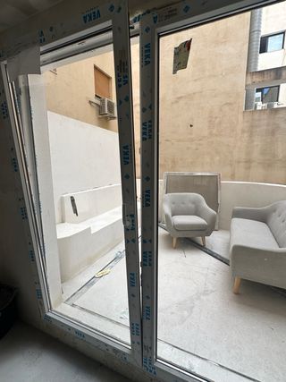 Ventana PVC VEKA 2x2.1m Nueva