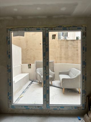 Ventana PVC VEKA 2x2.1m Nueva