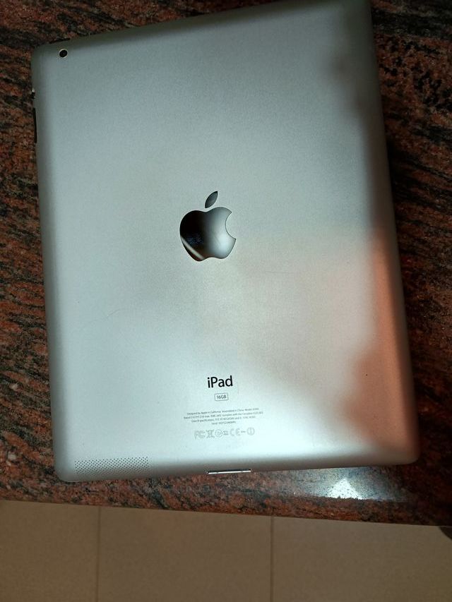 iPad A1395 16GB Bianco - Per Ricambi
