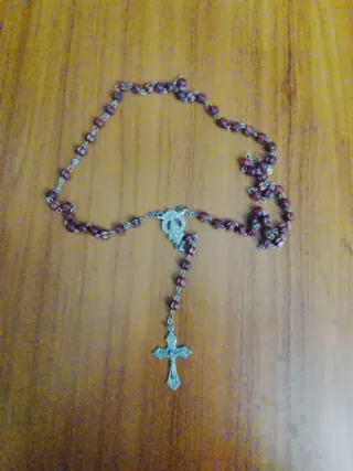 Rosario de plata con cruz