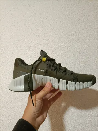 T41 Nike Free Metcon 5  Verde Militar