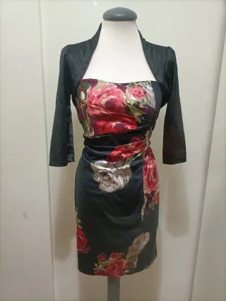 Vestido strapless floral con chaquetilla