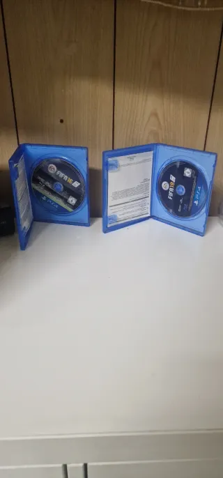FIFA 16 + FIFA 18 PS4 (PlayStation 4) Versione IT