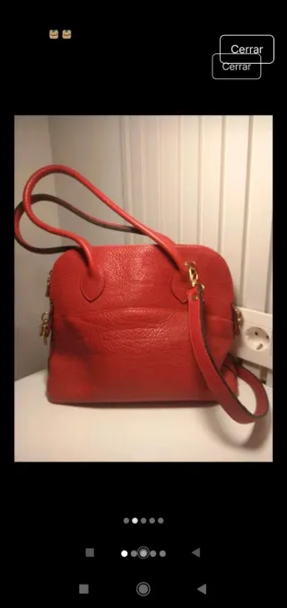 Bolso de piel rojo