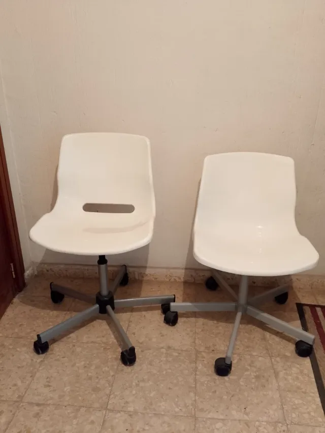 Sillas de plástico blancas Ikea
