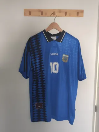 Camiseta retro Argentina. Maradona 10. Talla XL