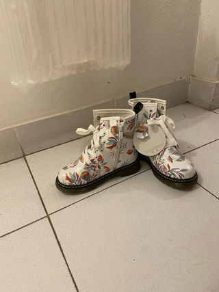 Botas infantiles sin estrenar