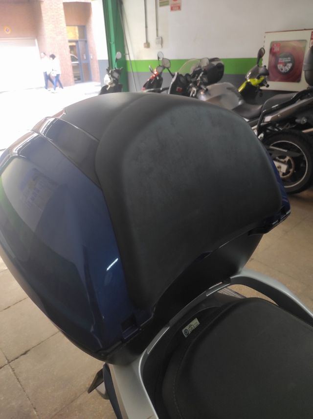 Baúl Cajón Honda SH300 y SH350 Logo