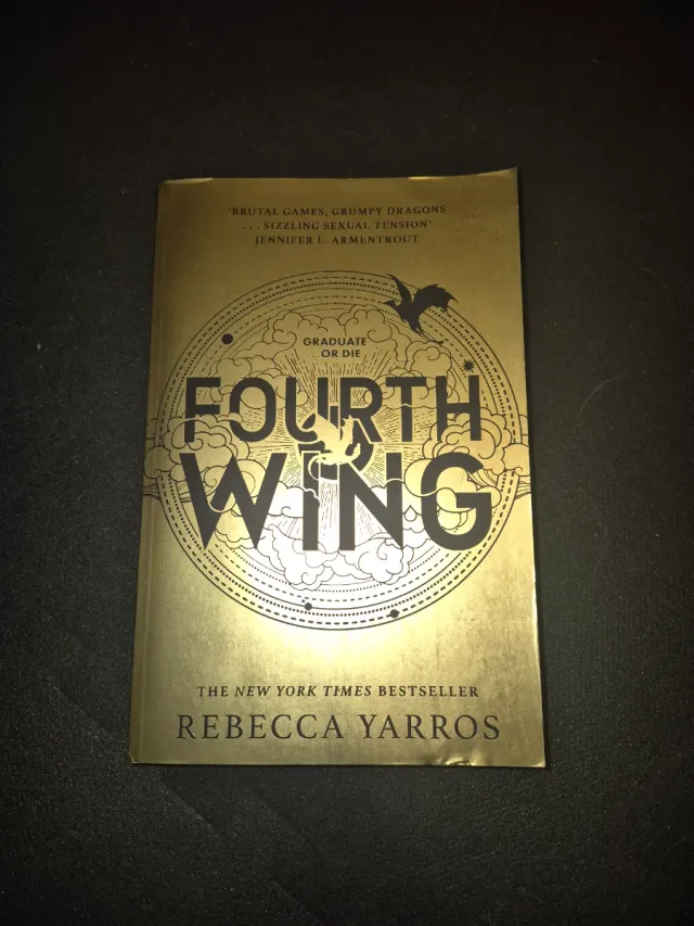 Fourth Wing libro en inglés