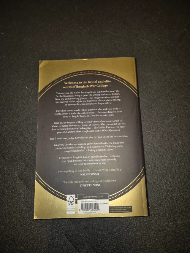 Fourth Wing libro en inglés