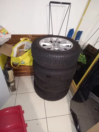Llantas BMW 16" con neumáticos invierno
