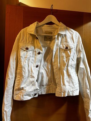Chaqueta tejana blanca Pull and Bear