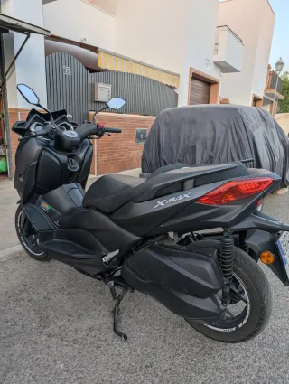Yamaha Xmax 300