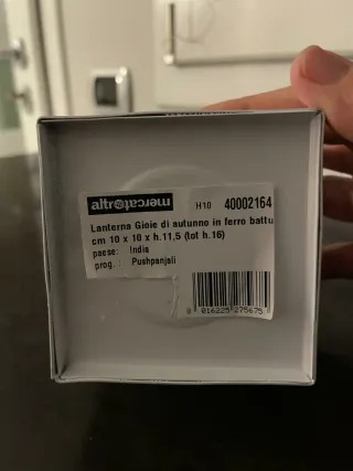 Lanterna bianca in metallo con decoro foglia