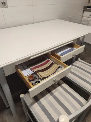 Mesa extensible cocina + 4 sillas