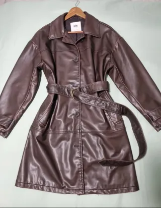 Gabardina polipiel marrón