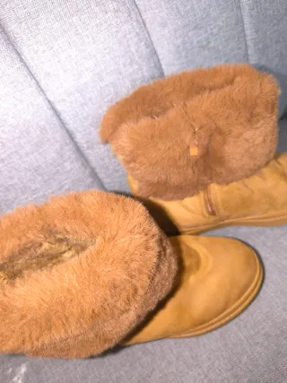 Bufanda Oysho y Zapatos de Peluche