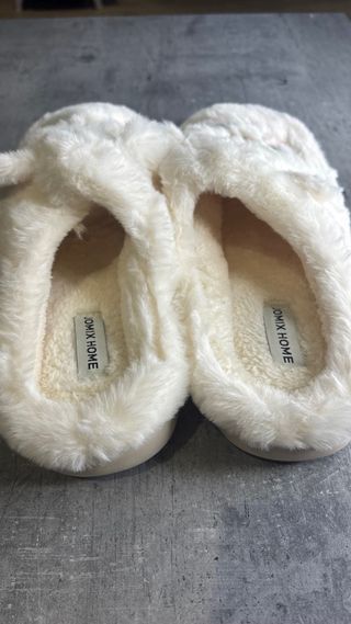 Zapatillas de casa de gato peluche.