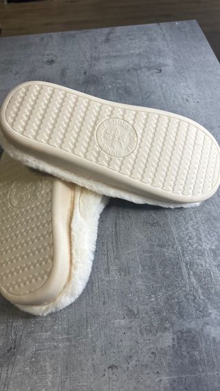 Zapatillas de casa de gato peluche.