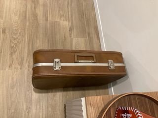 Maleta piel vintage para decoración