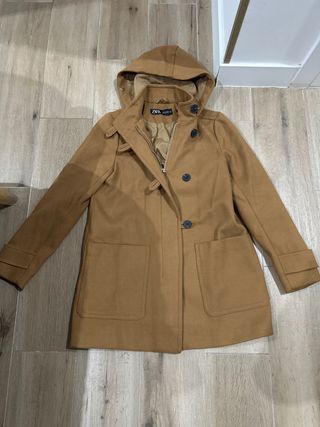 Gabardina Zara Marrón con Capucha