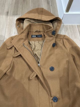 Gabardina Zara Marrón con Capucha